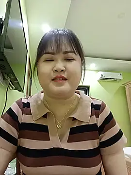 Snapshot of Kee-kimlee chatting on 07/15/26, 05:51 Kee-kimlee online show from 07/15/26, 05:51