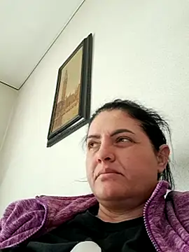 Snapshot of Sony28v chatting on 02/17/26, 08:33 Sony28v online show from 02/17/26, 08:33