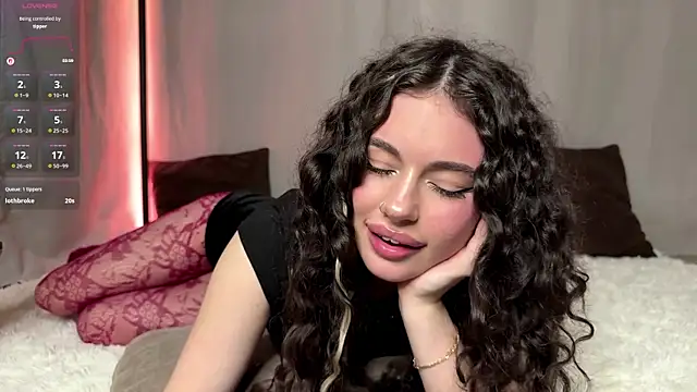 Moonfaairy online show from 04/19/26, 06:10