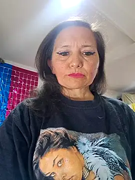 Alexamontiel  online show from 04/18/26, 04:44