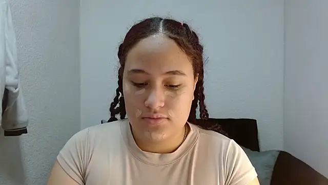 Snapshot of leilanewgirl chatting on 02/12/26, 12:22 leilanewgirl online show from 02/12/26, 12:22