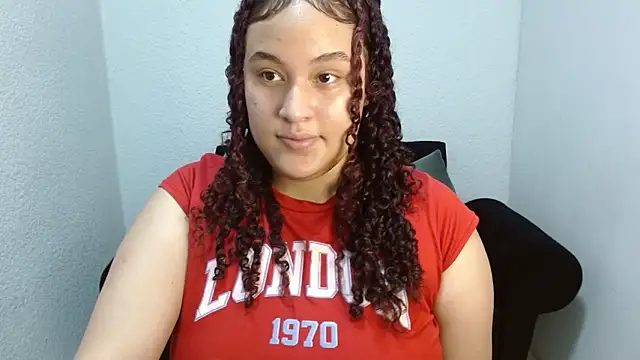 Snapshot of leilanewgirl chatting on 03/02/26, 12:45 leilanewgirl online show from 03/02/26, 12:45