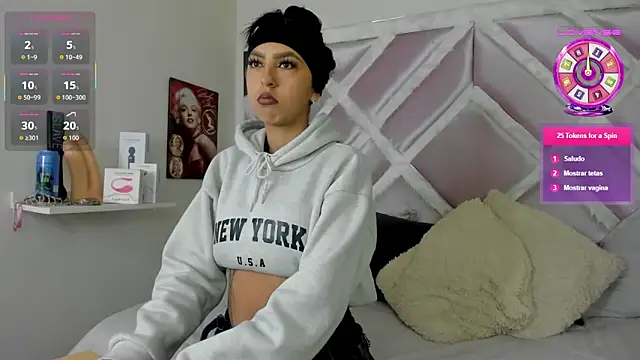 Snapshot of luxx_11 chatting on 02/17/26, 12:45 luxx 11 online show from 02/17/26, 12:45