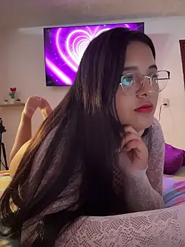 Snapshot of victtoria18 chatting on 03/04/26, 02:01 victtoria18 online show from 03/04/26, 02:01