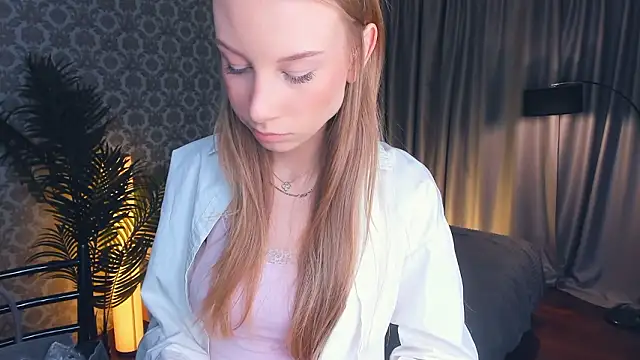 Snapshot of CarmenLipkin chatting on 03/02/26, 02:24 CarmenLipkin online show from 03/02/26, 02:24