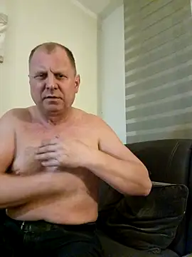 Snapshot of Demik71 chatting on 03/02/26, 11:33 Demik71 online show from 03/02/26, 11:33