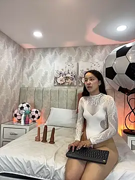 Brisa Silva online show from 06/19/26, 11:58