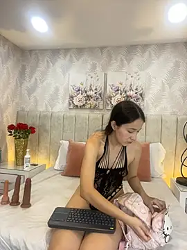 Brisa Silva online show from 06/25/26, 11:48