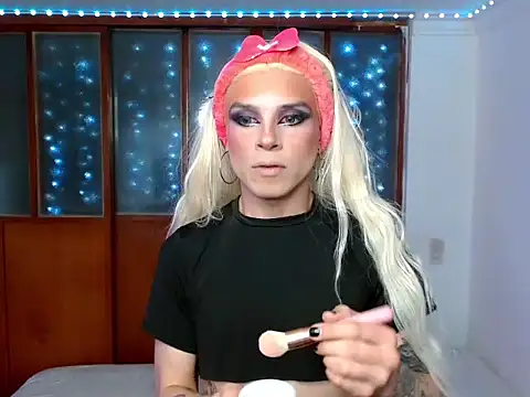 Snapshot of DanniHotBoy02 chatting on 02/26/26, 08:30 DanniHotBoy02 online show from 02/26/26, 08:30