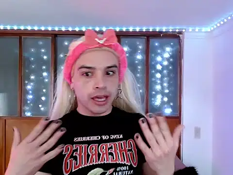 Snapshot of DanniHotBoy02 chatting on 02/27/26, 12:38 DanniHotBoy02 online show from 02/27/26, 12:38