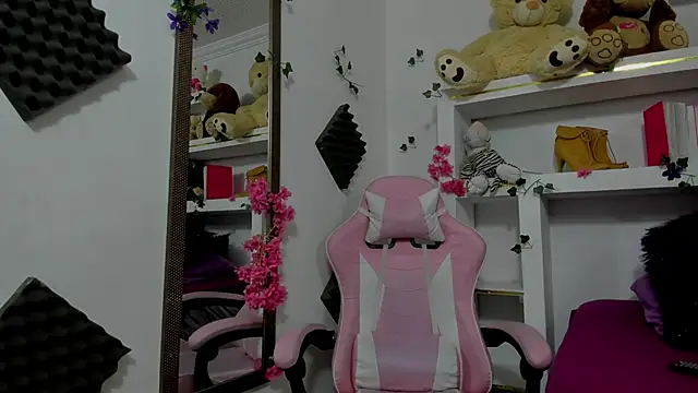 Snapshot of Mayli_rose chatting on 03/03/26, 07:42 Mayli rose online show from 03/03/26, 07:42