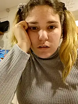 Snapshot of Dulcexpecado chatting on 03/02/26, 10:49 Dulcexpecado online show from 03/02/26, 10:49