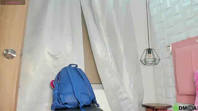 Snapshot of _Victoria_milf_ chatting on 05/27/26, 07:44 Victoria milf online show from 05/27/26, 07:44