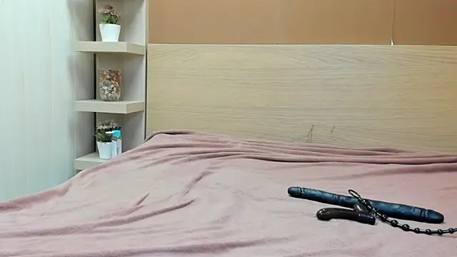 PinkyTwerkyX online show from 10/04/25, 01:42