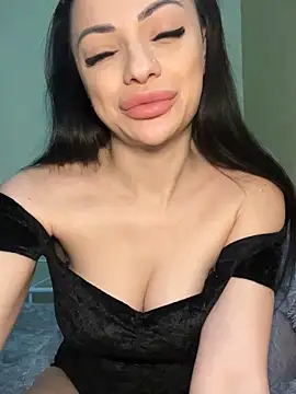 Snapshot of Layana_Ro chatting on 02/21/26, 05:14 Layana Ro online show from 02/21/26, 05:14