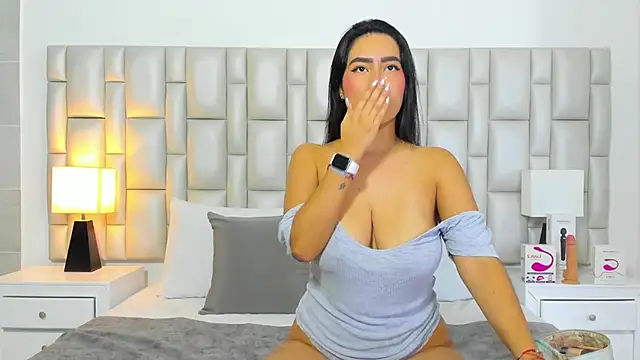 paola katy dicks online show from 04/17/26, 08:01