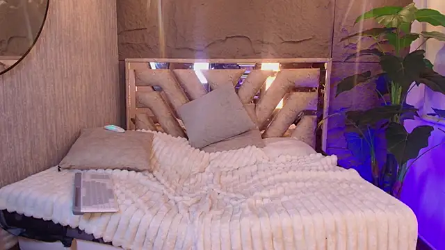 Snapshot of sasha_gracee_ chatting on 03/04/26, 12:55 sasha gracee online show from 03/04/26, 12:55