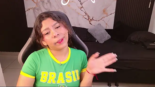 Sophie19   online show from 03/05/26, 12:12