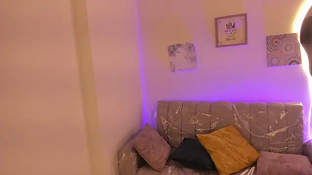 Snapshot of Afrodita_rouss chatting on 02/14/26, 08:05 Afrodita rouss online show from 02/14/26, 08:05