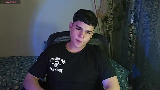 Snapshot of eithan_jonnes chatting on 03/03/26, 08:59 eithan jonnes online show from 03/03/26, 08:59