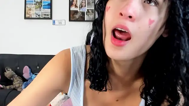 Snapshot of catalina_santana4 chatting on 02/12/26, 03:23 catalina santana4 online show from 02/12/26, 03:23