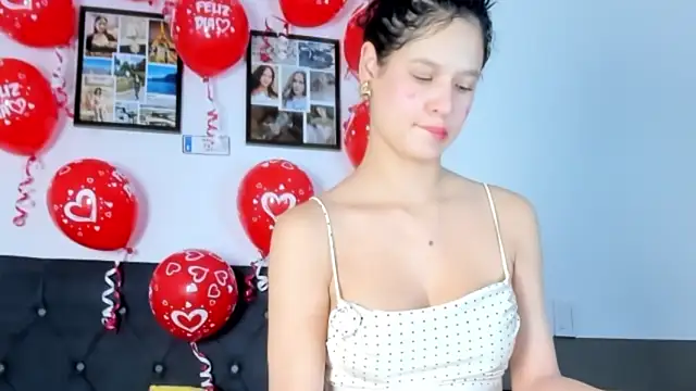 Snapshot of catalina_santana4 chatting on 02/14/26, 03:47 catalina santana4 online show from 02/14/26, 03:47