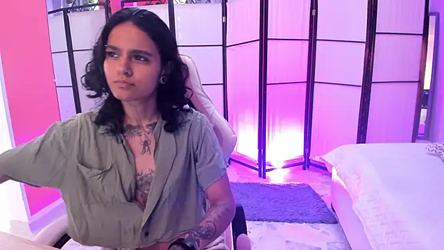 Snapshot of Julianne_7 chatting on 03/02/26, 08:26 Julianne 7 online show from 03/02/26, 08:26