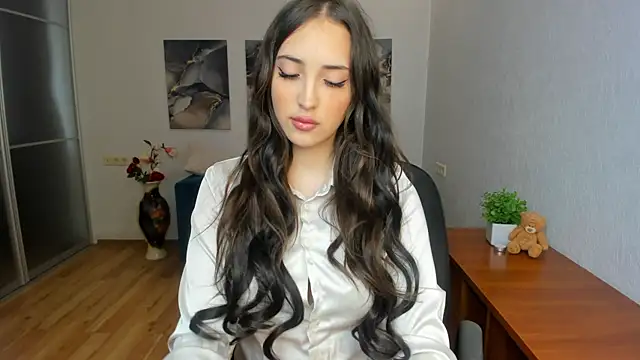 Effy Royse online show from 07/10/26, 05:45