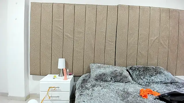 valery slim18 online show from 02/16/26, 12:01