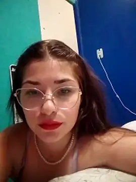 Snapshot of Luna33- chatting on 02/15/26, 07:32 Luna33- online show from 02/15/26, 07:32