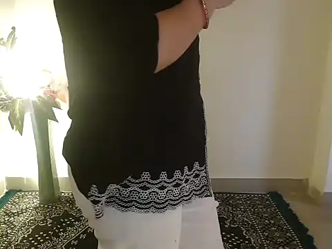  chitranshi online show from 04/13/26, 05:57