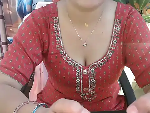 Snapshot of _chitranshi chatting on 05/05/26, 06:32 chitranshi online show from 05/05/26, 06:32