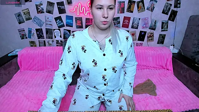 Snapshot of x_Ulya1cutex chatting on 03/02/26, 03:52 x Ulya1cutex online show from 03/02/26, 03:52