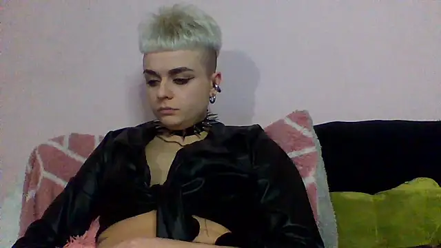 Snapshot of AlisaDear257 chatting on 03/02/26, 07:43 AlisaDear257 online show from 03/02/26, 07:43