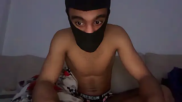 Snapshot of reubeu2pnm chatting on 02/13/26, 03:35 reubeu2pnm online show from 02/13/26, 03:35