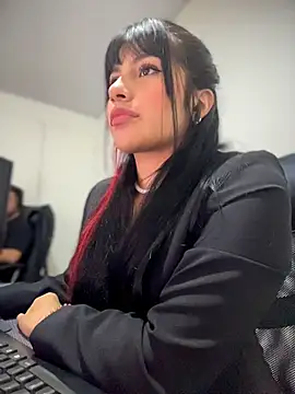 Snapshot of nyx__x chatting on 02/25/26, 08:07 nyx x online show from 02/25/26, 08:07