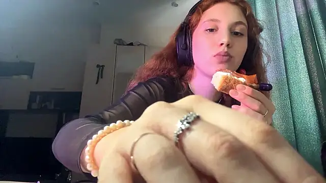 AliceCarrol online show from 02/24/26, 12:25