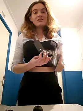 sweetsophie69 online show from 03/05/26, 06:15