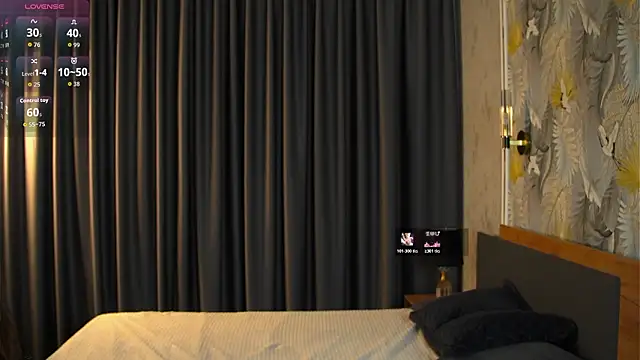 Snapshot of MarenCalarco chatting on 02/25/26, 03:21 MarenCalarco online show from 02/25/26, 03:21