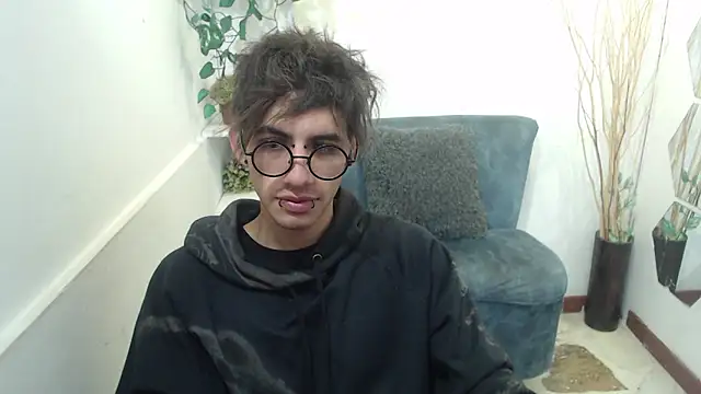 Snapshot of AaronBeer_ chatting on 02/24/26, 11:41 AaronBeer online show from 02/24/26, 11:41