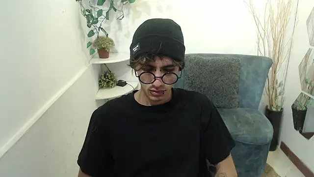 Snapshot of AaronBeer_ chatting on 02/26/26, 11:42 AaronBeer online show from 02/26/26, 11:42