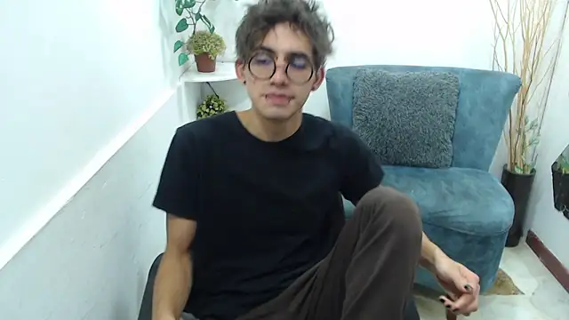 Snapshot of AaronBeer_ chatting on 02/27/26, 11:54 AaronBeer online show from 02/27/26, 11:54