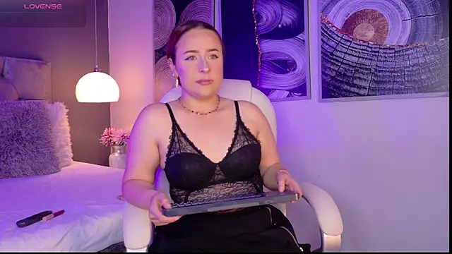 FoxieNova online show from 03/25/26, 01:50