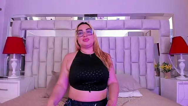 AngellHott  online show from 02/18/26, 05:09