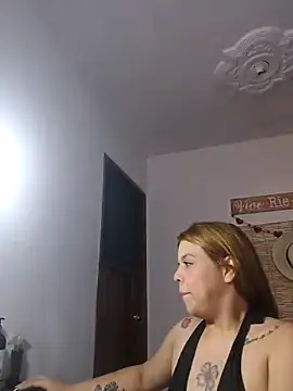 laila d online show from 04/10/26, 03:28