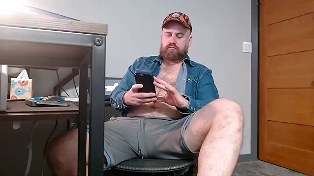 Snapshot of themountainbearmx chatting on 03/04/26, 06:41 themountainbearmx online show from 03/04/26, 06:41