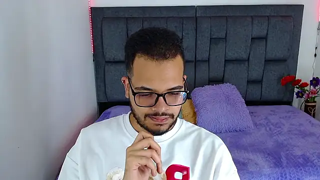 Snapshot of J_black_ chatting on 02/10/26, 09:52 J black online show from 02/10/26, 09:52