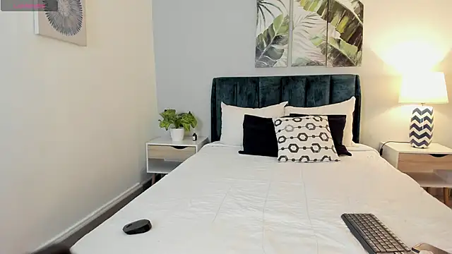 Snapshot of AgathaBloom_ chatting on 02/27/26, 01:11 AgathaBloom online show from 02/27/26, 01:11