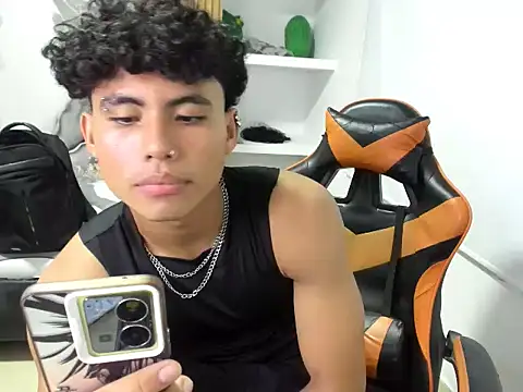 marcus dick    online show from 08/06/26, 03:52
