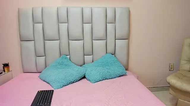 Snapshot of sugar_doll1 chatting on 02/20/26, 10:54 sugar doll1 online show from 02/20/26, 10:54